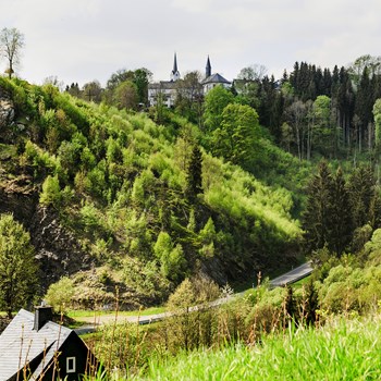 Blick zum Schloßberg und nach Nordhalben
