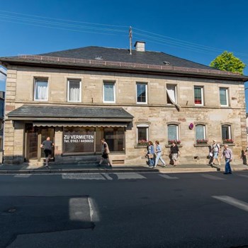 Objekt3-_Ehem._Metzgerei_Lobensteiner_Str._6_Schani-Fotografie_1.jpg
