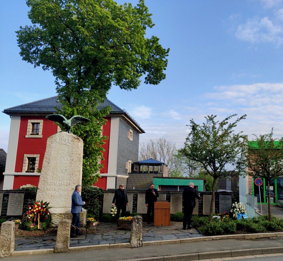 Enthüllung Gedenktafel .jpeg